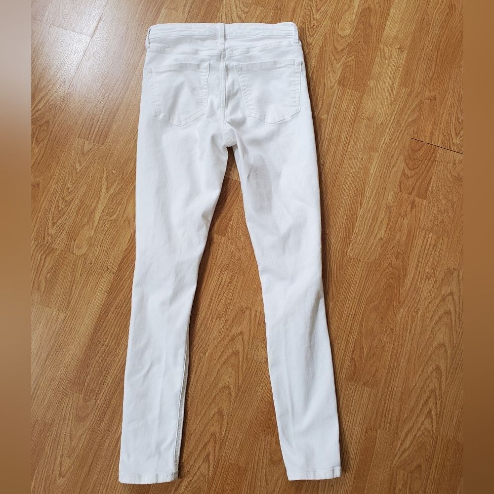 Topshop 'Jamie' Ripped Knee Skinny Jeans - size 28 in White. - Picture 6 of 14